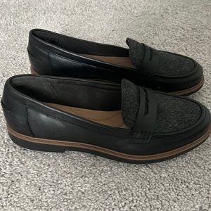 Size 10 Black Loafer by Clark’s